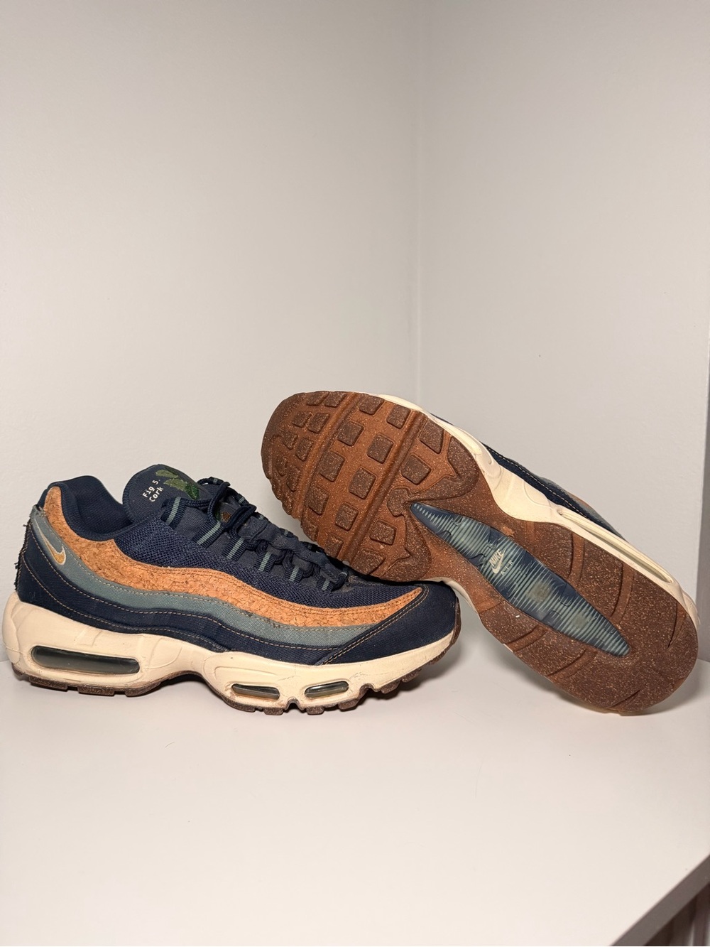 Nike Men's Navy, Brown and Cream Air Max 95 Style Sneakers